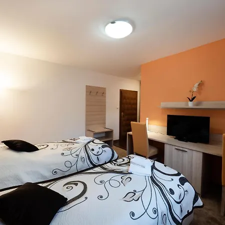 Almada Maison d'hôtes Zvolen